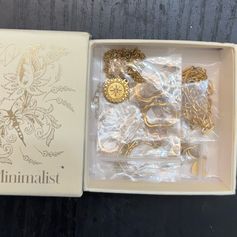 Miscellaneous gold jewelry